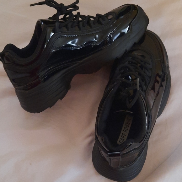 CAPE ROBBIN. - Picture 2 of 4